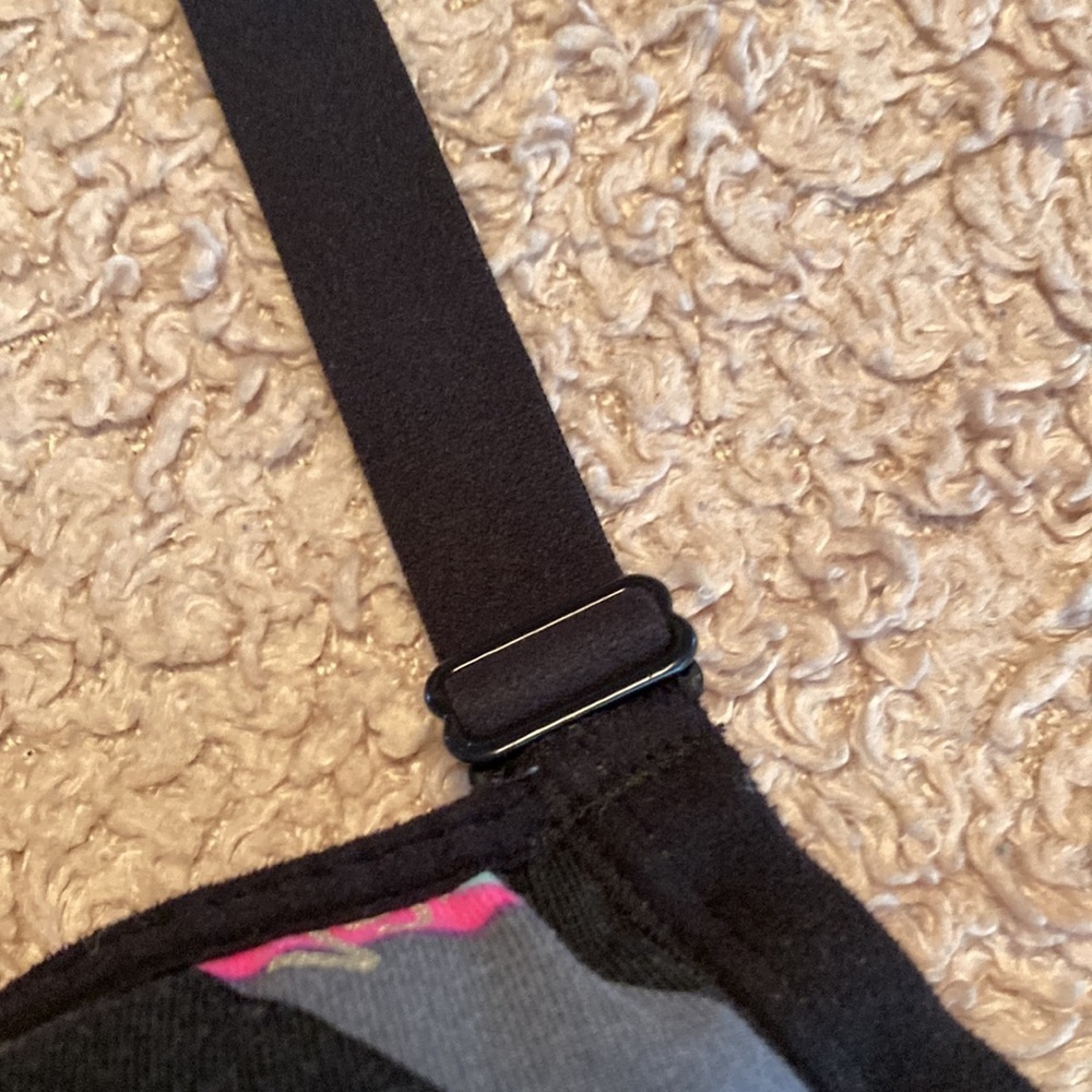 VICTORIA’S SECRET VSX 34B Sports Bra - Picture 6 of 9